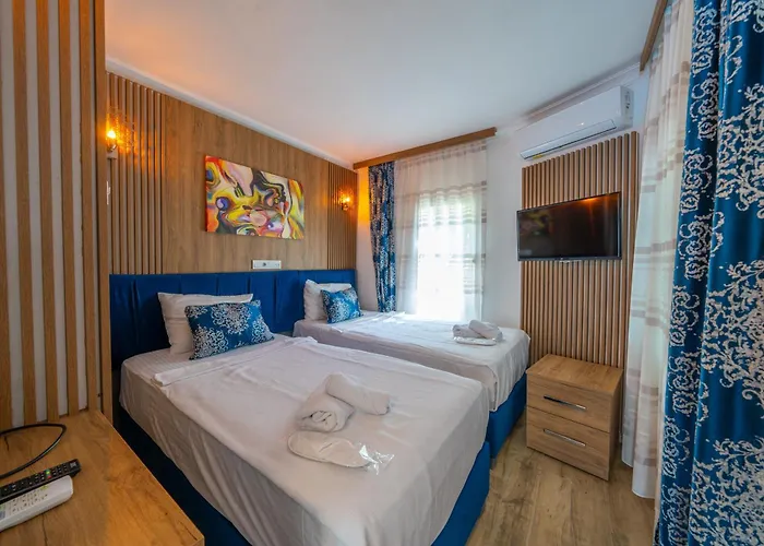 Halikarya & Restaurant فندق *