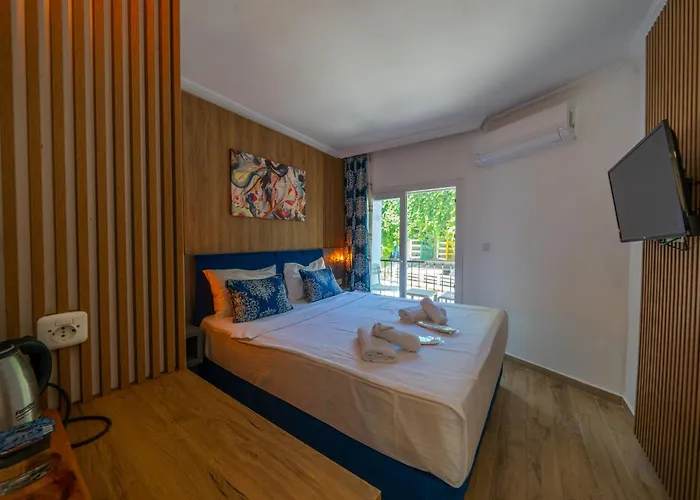 Halikarya & Restaurant Hotel