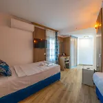 Halikarya & Restaurant Hotel *