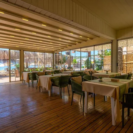 מלון Halikarya & Restaurant *