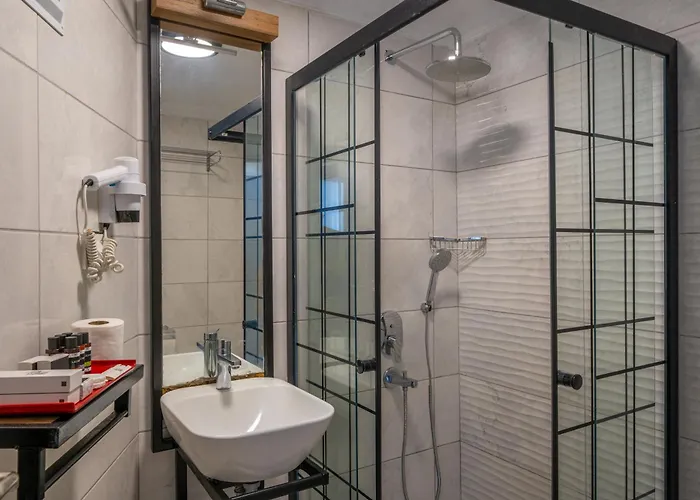 Halikarya & Restaurant Hotell *