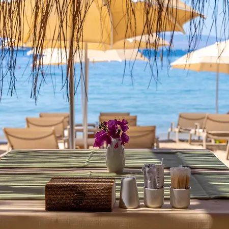 Halikarya & Restaurant